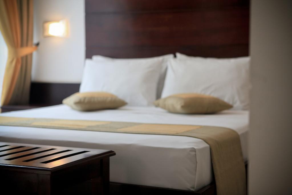 Lavendish Okrin Hotel Катарагама Номер фото
