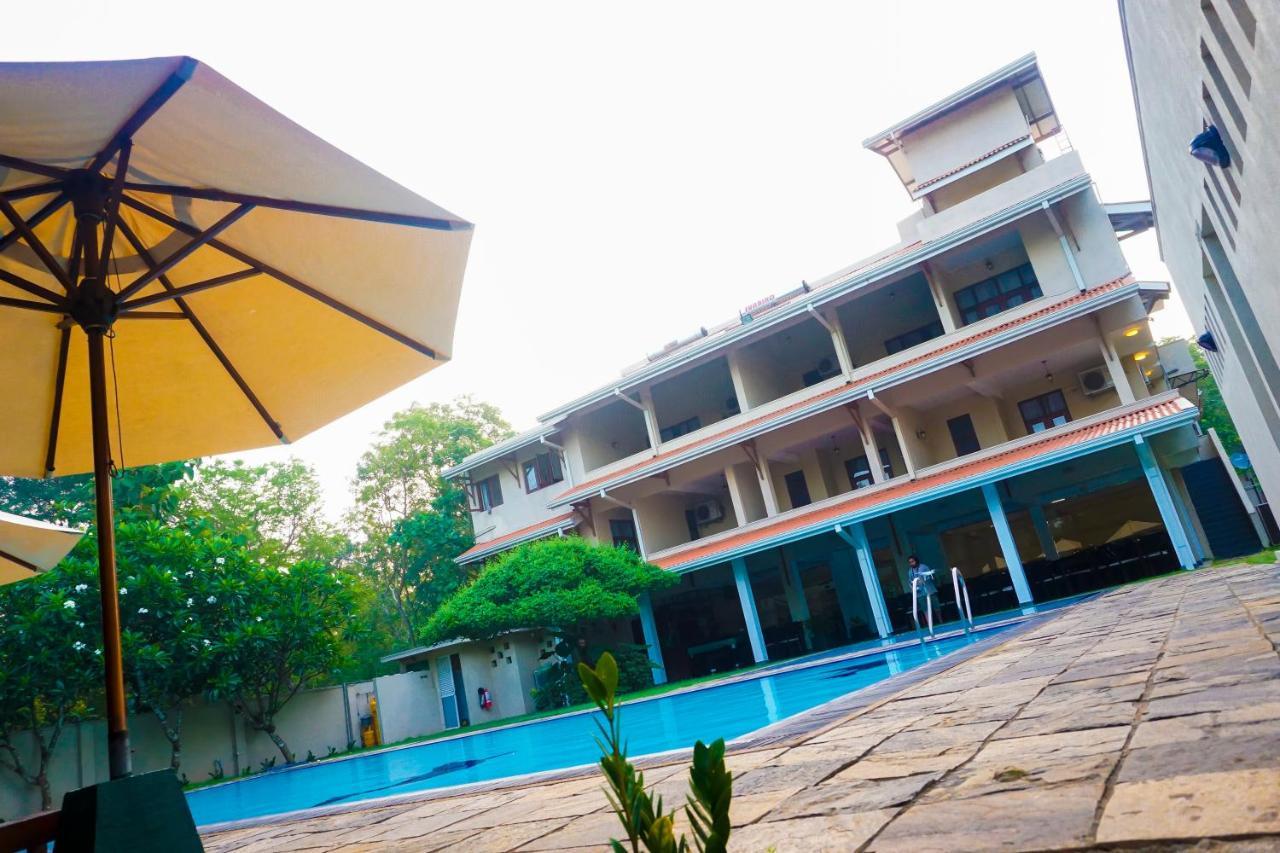 Lavendish Okrin Hotel Катарагама Экстерьер фото